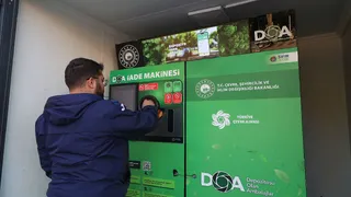 Şişeler iade edilip para alınıyor; İşte toplanan atık sayısı