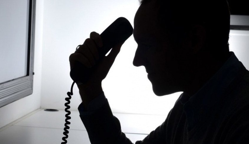 Sivil polisim dedi, yaşlı çiftin tüm birikimini aldı