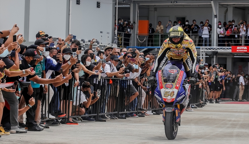 Şampiyonluğu babasına armağan etti