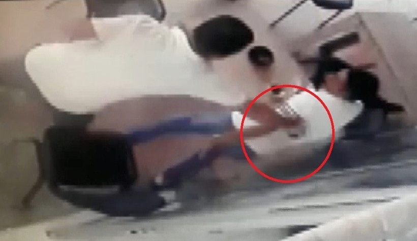 Şizofren hastasının bıçakladığı kişi hayatını kaybetti