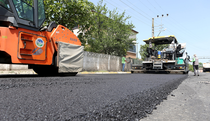 Söğütlü’de asfalt çalışmaları hız kazandı