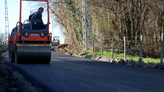 Söğütlü’nün kırsalındaki iki mahallede asfalt hamlesi