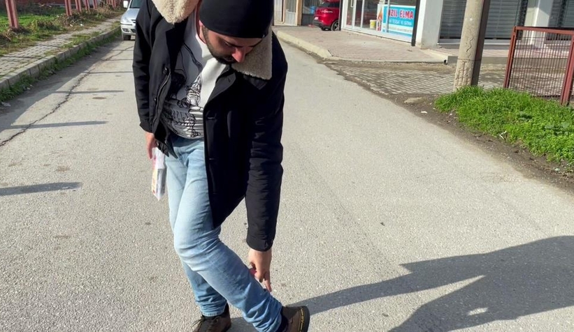 Sokak köpeklerinin saldırısına uğradı