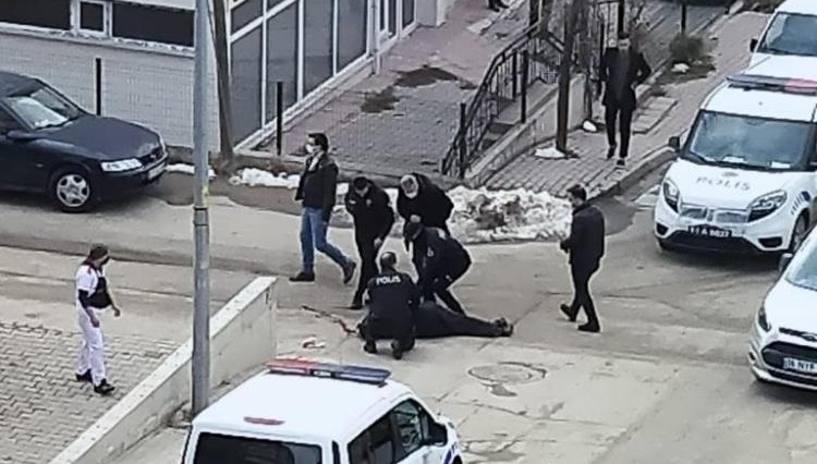 Sokak ortasında kanlı infaz