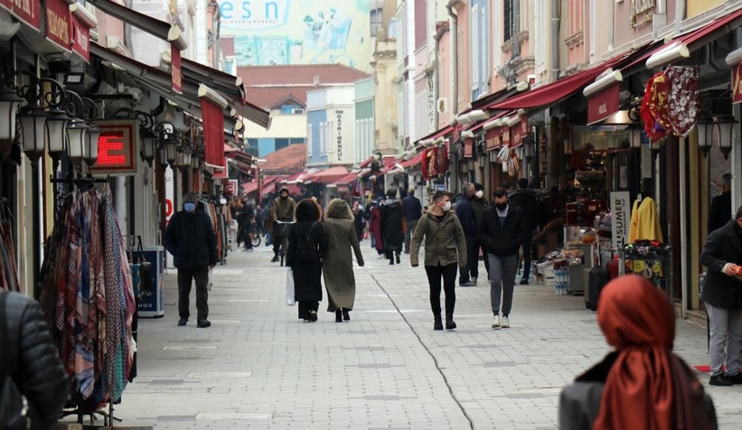 Soluğu dışarıda aldılar