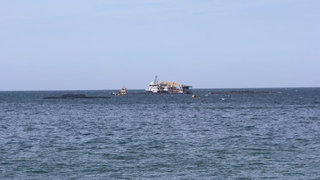 Somon kafesleri yırtıldı, oltasını alan koştu