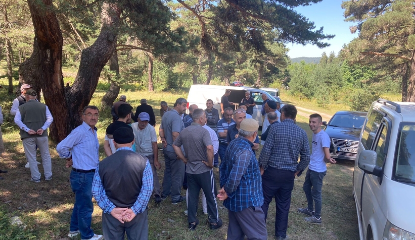 Sondaj işçileri ile vatandaşlar birbirine girdi: 6 yaralı