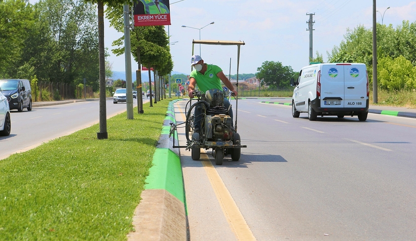 Stadyuma çıkan bulvara yeşil-siyah dokunuş