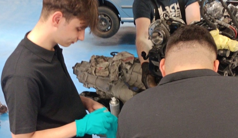 Stajlarını Avrupa'da yapıyorlar