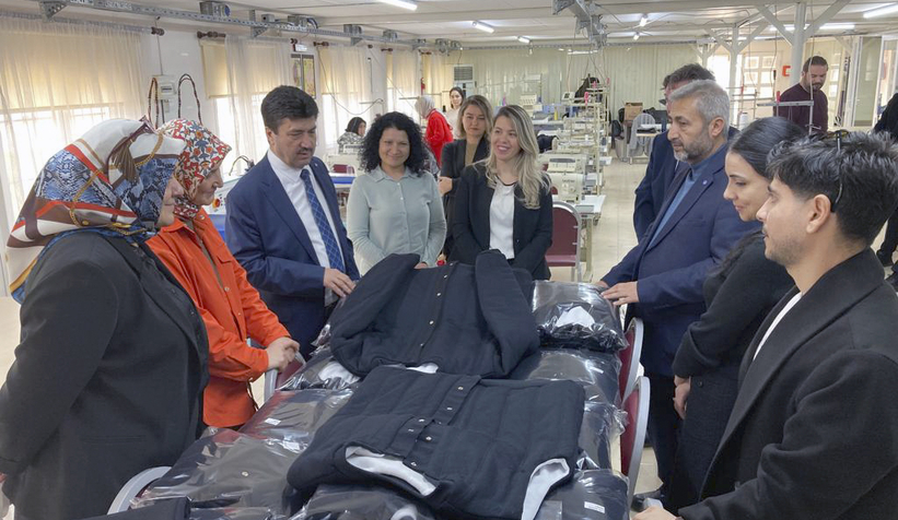 SUBÜ depremzedeler için kışlık kıyafet üretiyor