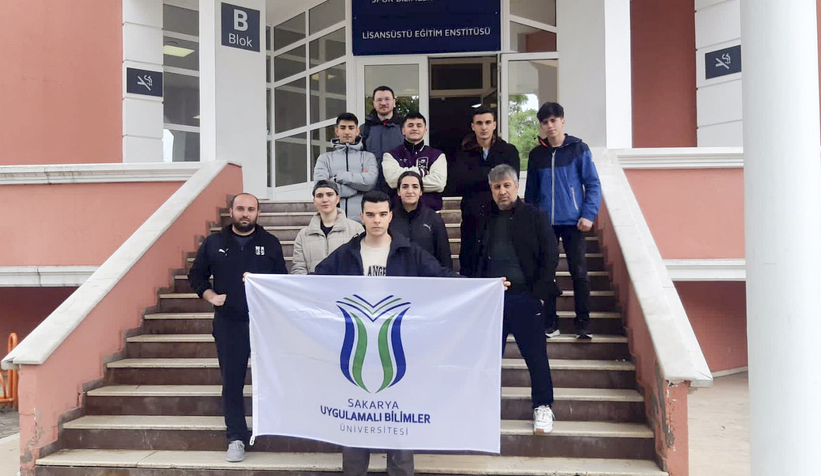 SUBÜ öğrencileri boksta iki madalya kazandı