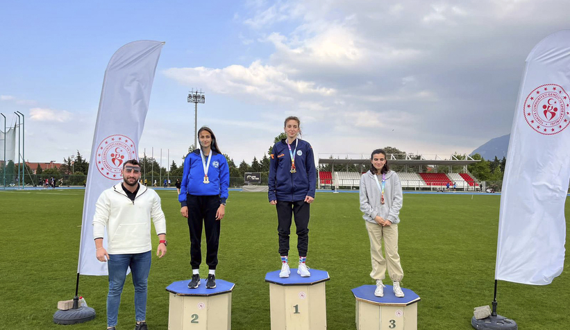 SUBÜ öğrencilerinden bir altın bir gümüş madalya