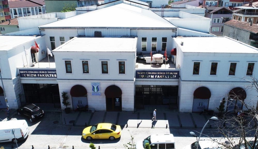 SUBÜ Turizm İşletmeciliği’ne tam akreditasyon