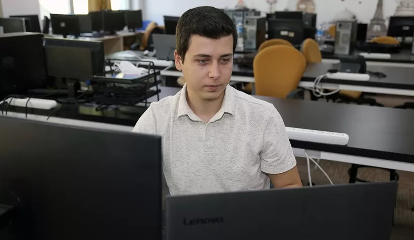 SUBÜ’de dersler online eğitim ile devam ediyor