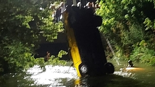 Sulama kanalına devrilen otomobilin sürücüsü boğularak can verdi