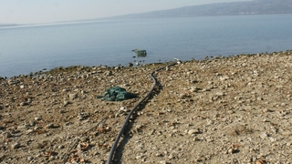 Sular çekildi, kaçak borular ortaya çıktı