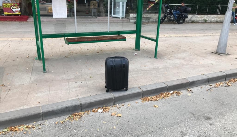 Şüpheli bavul polisi alarma geçirdi