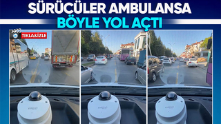 Sürücüler ambulansa böyle yol açtı