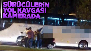 Sürücülerin yol kavgası kamerada