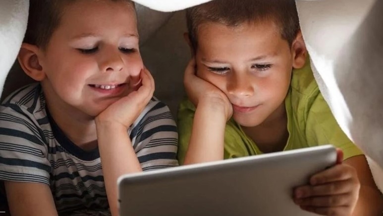 Tablet kullanımı çocukları olumsuz etkiliyor