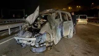 Takla atan araç hurdaya döndü: 1'i çocuk 7 yaralı