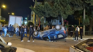 Takla atan araç ters döndü