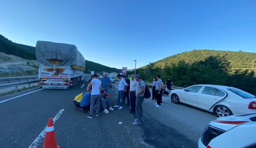 Takla atan motosikletteki karı koca yaralandı