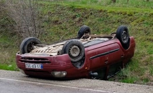 Takla atan otomobilden yara almadan kurtuldu