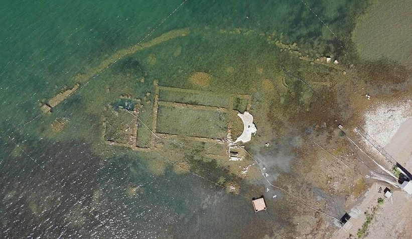 Tarihi bazilika su üstüne çıktı