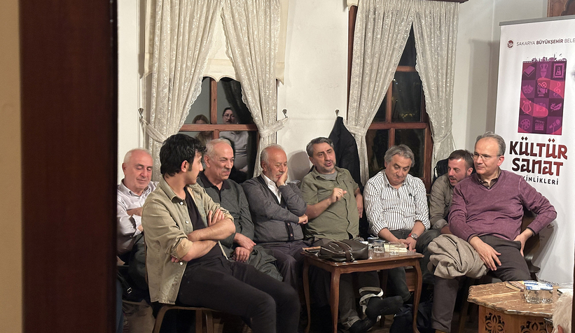 Tarihi konakta çay eşliğinde şiir dolu gece