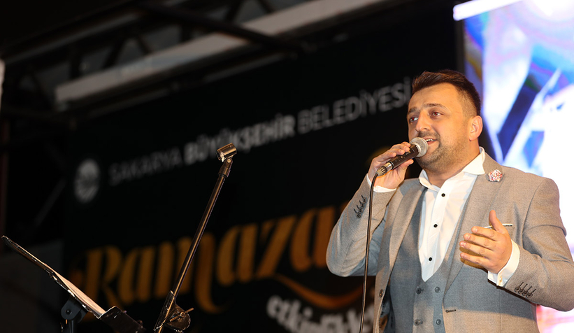 Tarık Genç sevenleriyle buluştu