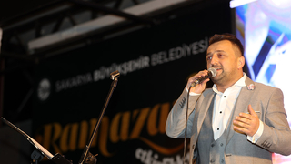 Tarık Genç sevenleriyle buluştu