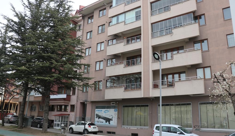  Tartıştığı eşini defalarca bıçaklayarak öldürdü