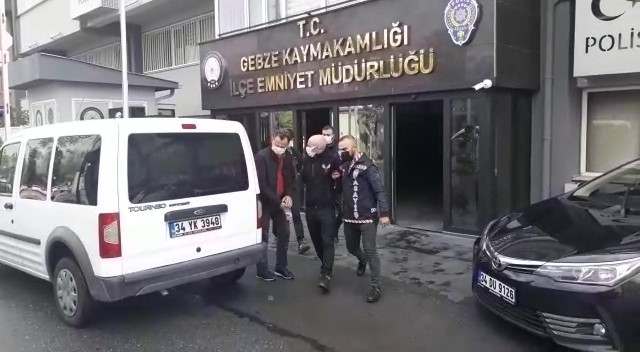 Tartıştıkları şahsı silahla vurup öldürdüler