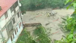 Taşburun'u sel vurdu