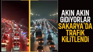 Tatilciler Sakarya geçişinde kilometrelerce araç kuyruğu oluşturdu