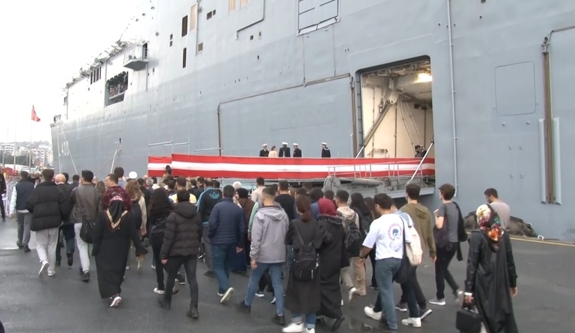 TCG Anadolu'yu 2 günde 11 bin 57 kişi ziyaret etti