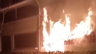 Tek katlı ev alev alev yandı: 1 ölü