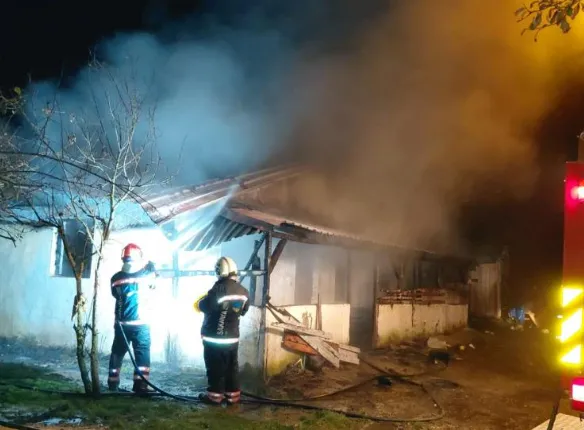 Tek katlı ev kül oldu