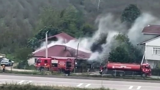 Tek katlı ev yandı