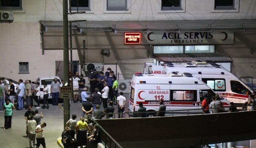 Tekeler'de silahlı kavga: 2 yaralı