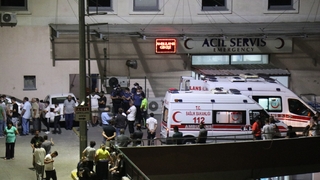 Tekeler'de silahlı kavga: 2 yaralı