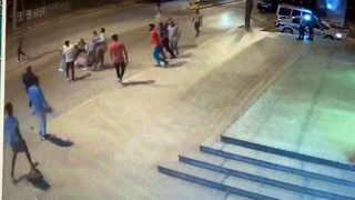 Tekme ve yumruklar havada uçuştu