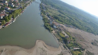 Tekneler Sakarya Nehri'nde mahsur kaldı