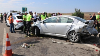 TEM'de 6 araç birbirine girdi: 8 yaralı