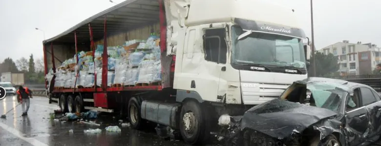 TEM'de 6 araç birbirine girdi