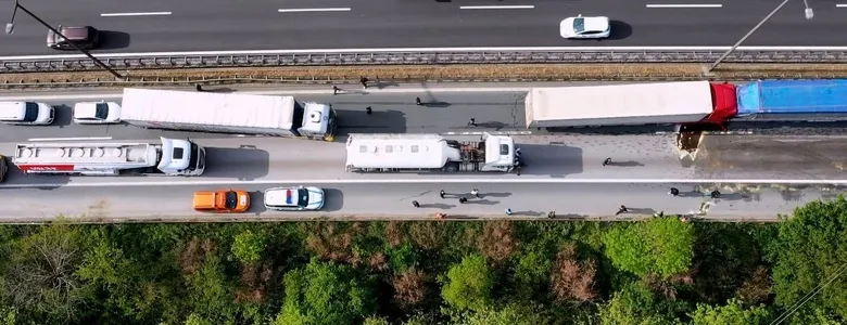 TEM'de 6 tır birbirine girdi