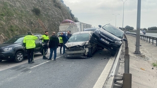 TEM'de 7 aracın karıştığı zincirleme kazada can pazarı