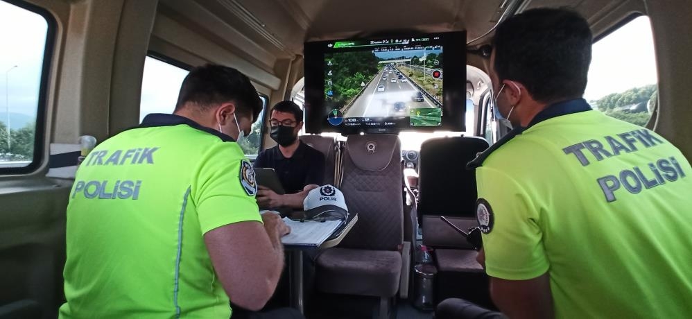 TEM'de drone ile denetimde sürücülere ceza yağdı