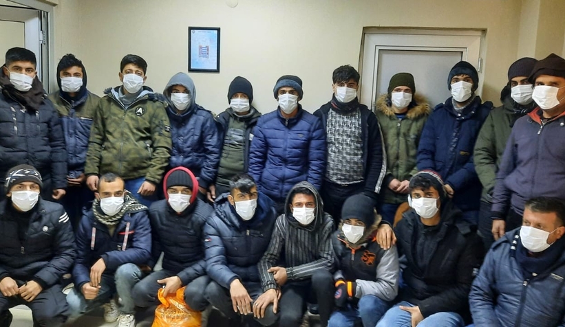 TEM'de durdurulan araçtan 21 kaçak göçmen çıktı